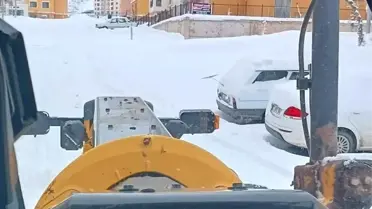 Gölbaşı'nda Karla Mücadele Hız Kesildi: Yenişehir Konutlarına Erişim Sağlandı