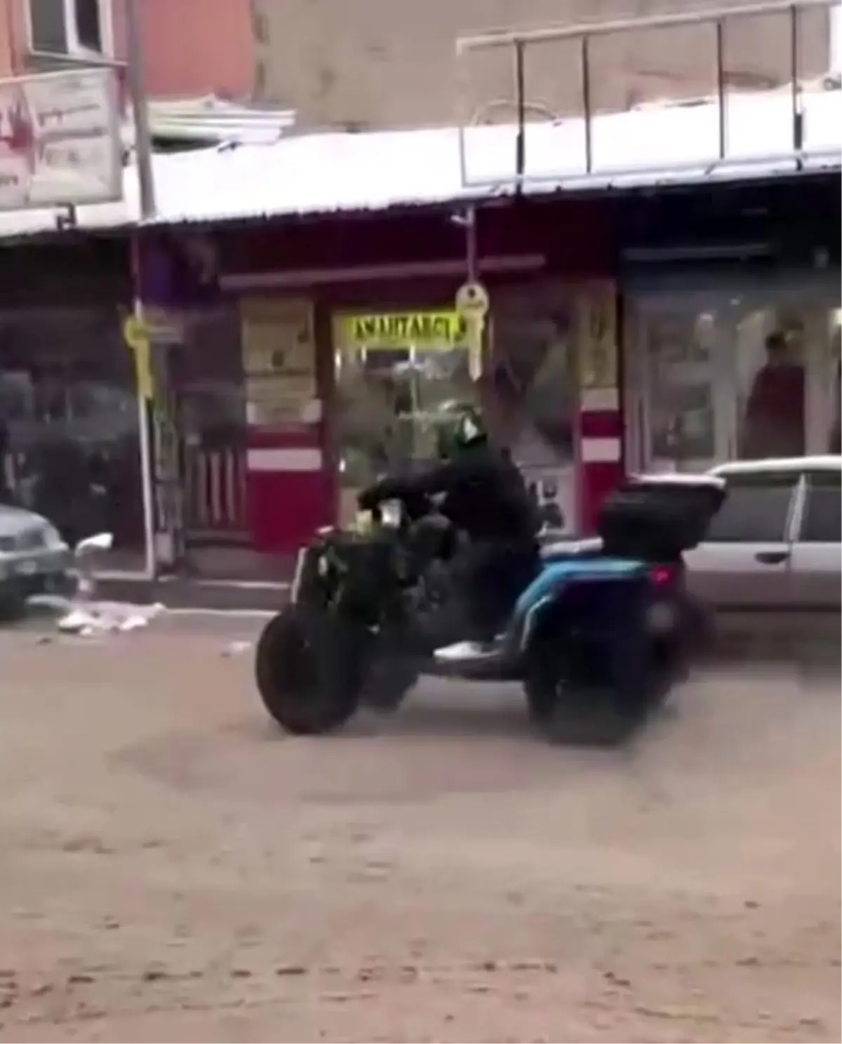 Gaziantep’te Trafik Güvenliğini Tehlikeye Atan Drift Sürücülerine 2 Aylık Ehliyet Durdurması