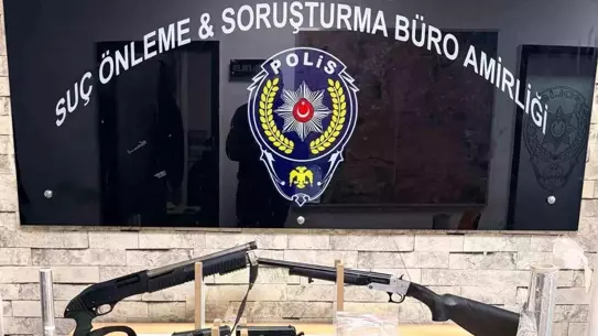 Gaziantep’te Polis Operasyonu: Ruhsatsız 2 Tüfek ve 8 Tabanca Ele Geçirildi