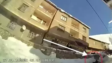 Hakkari'de Kızak Kazası: 11 Yaşındaki Çocuk Otobüs Altında Hayatını Kaybetti