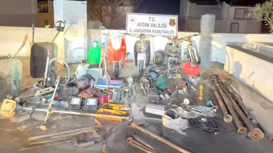 Kuşadası'nda Sel Sonrası Evi Soyan Hırsız Jandarma Tarafından Yakalandı