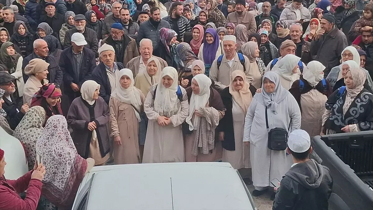 Beypazarı'ndan 42 Mümin Umre Yolculuğuna Çıktı