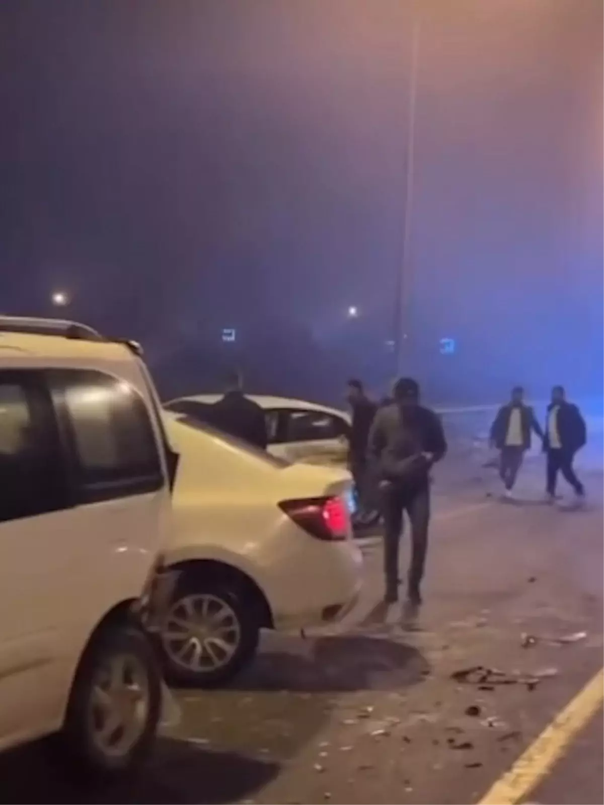 Diyarbakır’da Sis ve Buzlanma Nedeniyle Zincirleme Çarpışma: 7 Yaralı