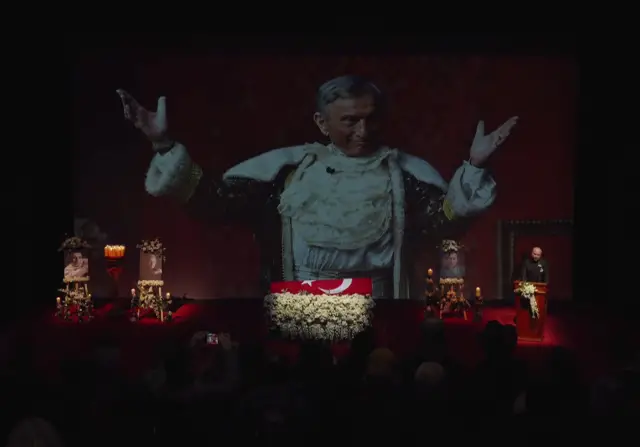 Dormen'in sahne arkasındaki anı fotoğrafı