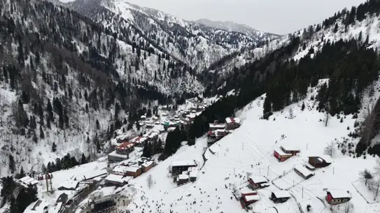 Ayder Yaylası'nda 18. Kardan Adam Festivali Renkli Anlarla Kapanıyor