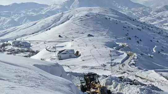 Bingöl Genç’te Karla Mücadele Çalışmaları Vali Çelik’in Denetiminde