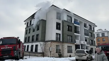 Elazığ’da 3. Kat Yangını 11 Kişiyi Duman Zehirlemesine Sürükledi