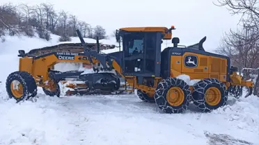 Elazığ’da Kar Nedeniyle Kapalı 67 Köyden 65’inin Yolu Açıldı