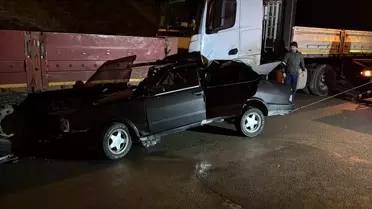 Karabük'te Tira Çarpan Otomobil 2 Yaralı Bıraktı: Olayın Detayları