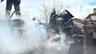 Kütahya’da Mobilya Atıkları Deposu Yangını Kontrol Altına Alındı