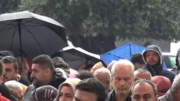 Antalya’da Teknoloji Mağazası Açılışında Yoğun İndirim Kalabalığı