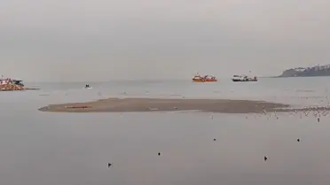 Silivri Sahilinde Deniz 200 Metre Geri Çekildi: Yeni Adacıklar Oluştu