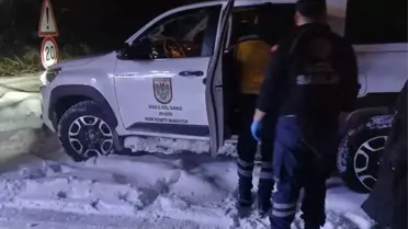 Sivas'ta Karla Kaplı Mezrada Yaralı Kadın Kurtarıldı: Ekiplerin Zorlu Çalışması