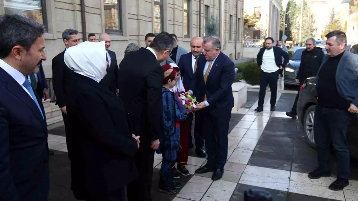 Gençlik ve Spor Bakanı Bak, Eskişehir Valiliği ziyareti
