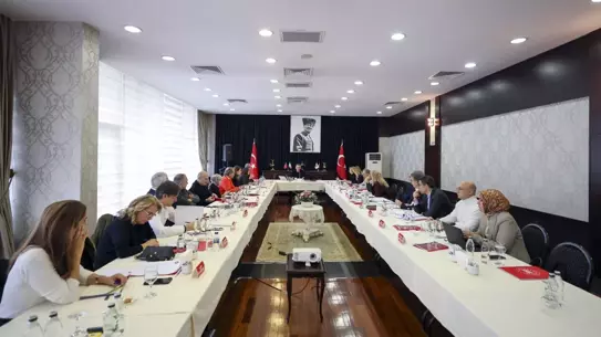 CHP Aday Ofisi Toplantısında Özgür Özel Başkanlık Yaptı