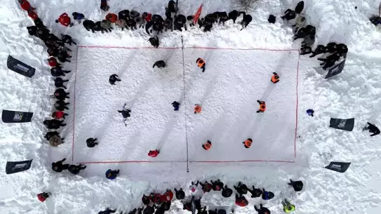 Gümüşhane Yenice Köyü’nde 33. Kar Voleybolu Şenliği Ahmet Çalık’ı Anıyor