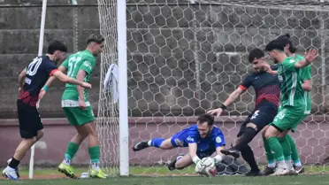 Yalova FK ve İnegöl Kafkasspor 1-1’lik Beraberlikle 3. Lig 1. Grup'ta Puanları Eşitledi