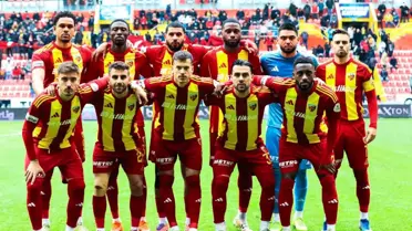 Kayserispor sahada mücadele ederken