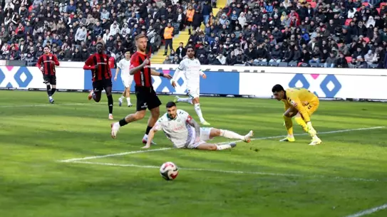 Gaziantep FK ve Konyaspor 1-1 Beraberlikle Sahayı Paylaştı