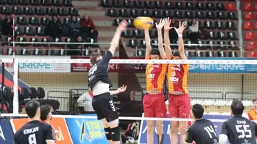 Galatasaray, Gaziantep'i 3-0 Mağlup Etti: SMS Grup Efeler Ligi'nde Şampiyonluk Yolunda