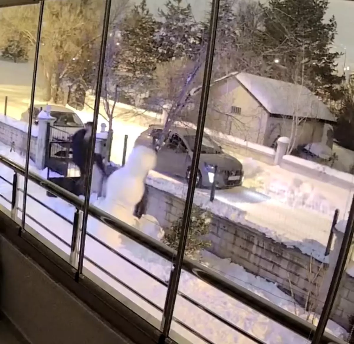 Elazığ’da Kardan Adamlar Kamera Görüntüsünde Yok Oldu