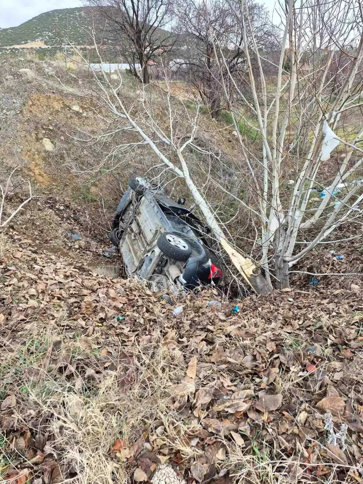 Burdur Çavdır’da Devrilen Otomobilde 4 Yaralı: Soruşturma Başladı