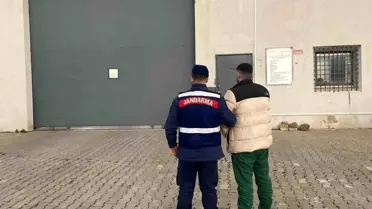 Manisa Yunusemre'de Jandarma Operasyonu Sonucu 38 Yıllık Hapis Cezalı Aranan Kişi Yakalandı