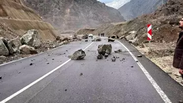 Artvin-Şavşat Karayolu'nda Heyelan Tehlikesi Zamanında Önlendi