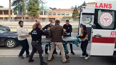 Samsun’da Motokurye Raylı Sistem Duvarına Çarparak Yaralandı