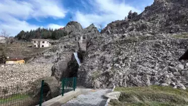 Kütahya Gediz'de 15 Yaşındaki Tuba Dinç'in Cesedi Dere Kenarında Bulundu