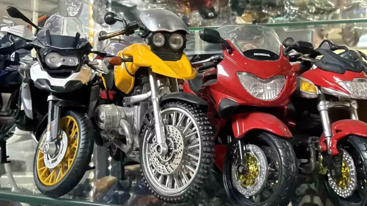 Düzceli Aydın Çetinkaya’nın motosiklet maket koleksiyonu