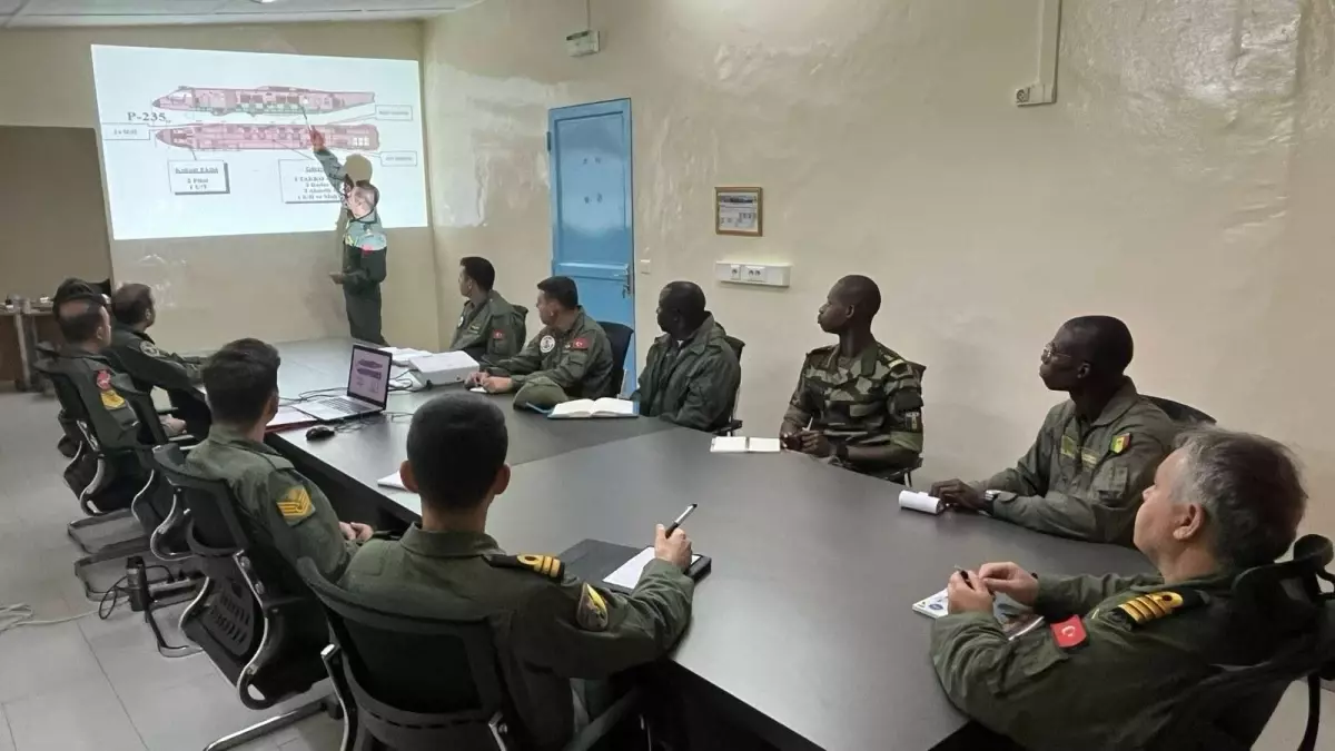 Türk Deniz Kuvvetleri Senegal'de eğitim yapıyor