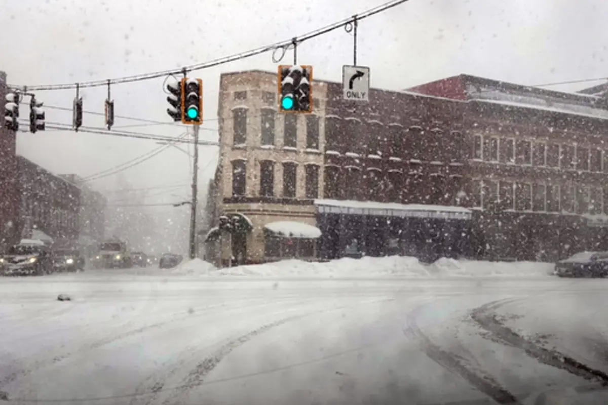 Buz fırtınası etkisi altında ABD yolları