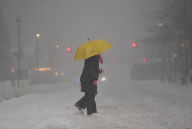 Hasar görmüş enerji hatları