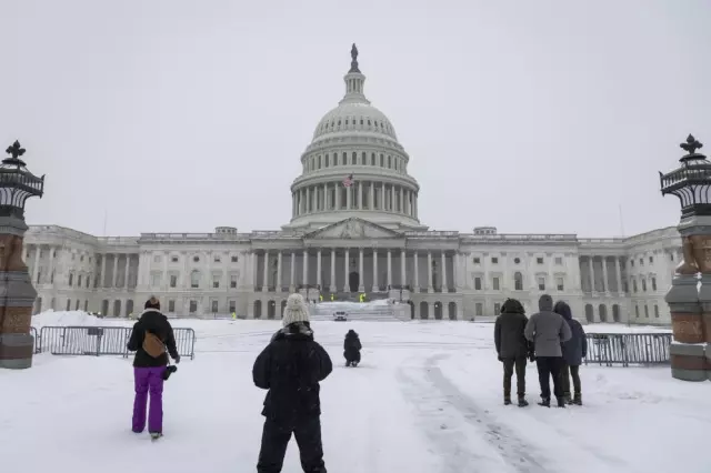 Karla kaplı New York sokakları