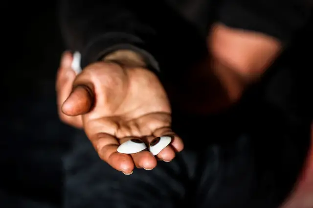 Savaş sonrası yıkılmış bir sokak