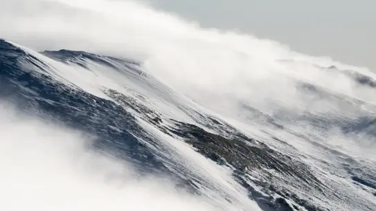 Elvend Dağı'nda Kayıp Dağcılar: Üç Ceset Bulundu, Dördüncüsü Aranıyor