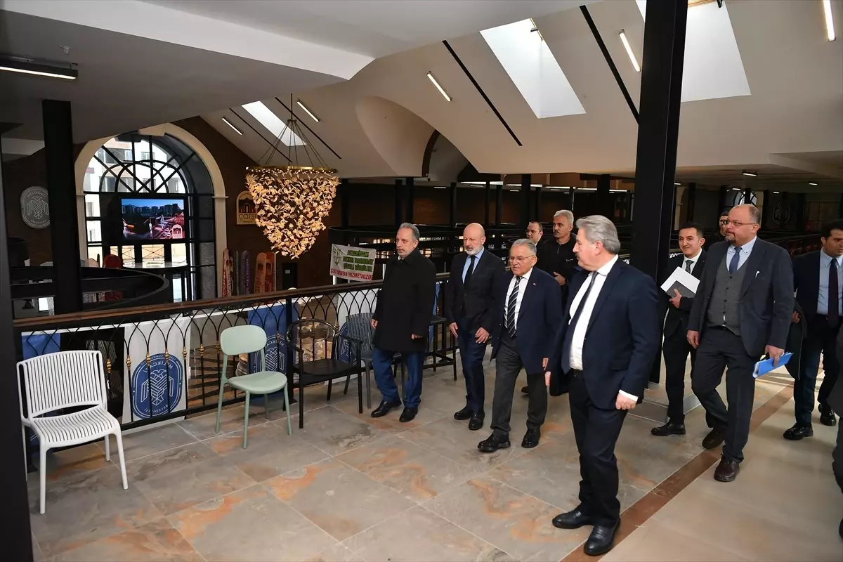 Kayseri Büyükşehir Başkanı Büyükkılıç, Çarşı Melikgazi Projesini Yerinde İnceledi