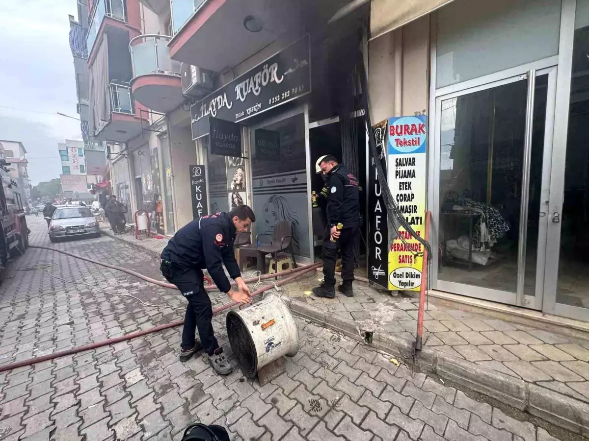 Ortaca Kuaföründe Çıkan Yangın İtfaiyenin Hızlı Müdahalesiyle Söndürüldü