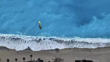 Fethiye'de Babadağ'dan Yamaç Paraşütü Rekoru: 194.613 Katılımcı Turizme Canlılık Katıyor