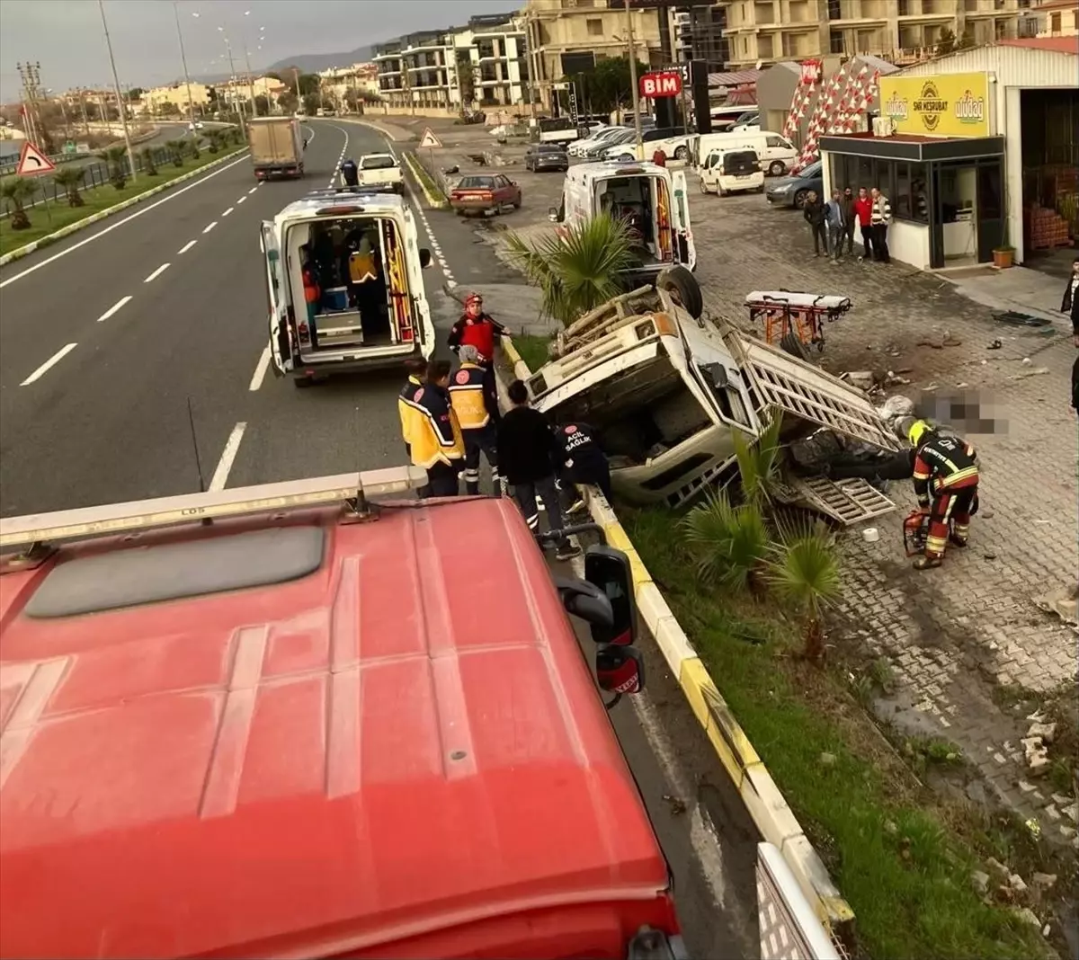 Edremit'te Kamyonet Kazası: 2 Ölü, 1 Ağır Yaralı