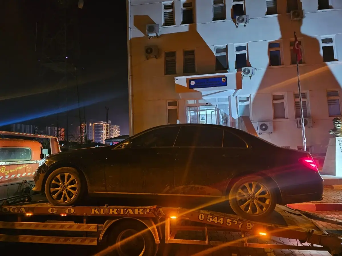 Akçakale'de Çalıntı Araç Ahırda Bulundu: Şüpheli M.T. Gözaltında