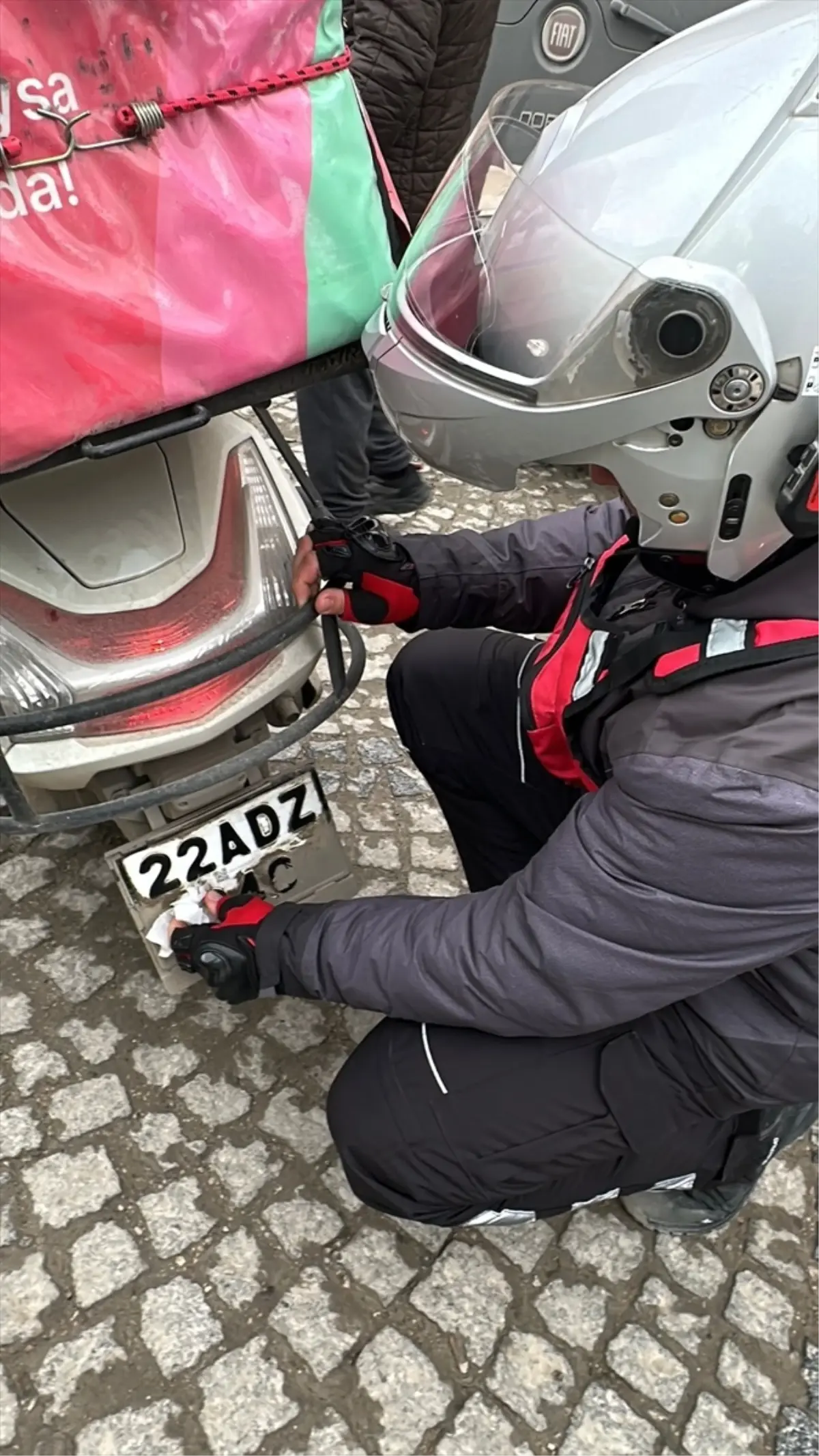 Edirne’de Motosiklet Sürücülerine Sıkı Denetim: Evrak ve Güvenlik Kontrolleri