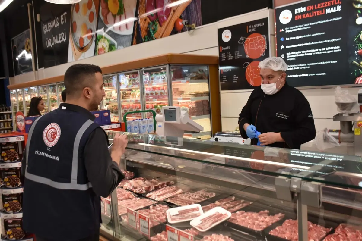 İzmir'de Ramazan Öncesi Fiyat Kontrolü: Ticaret Bakanlığı Denetim Başlattı