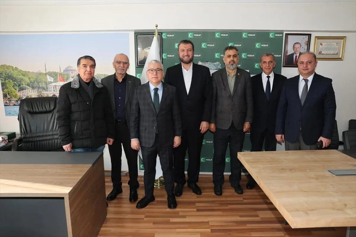 Sivas Valisi Şimşek, Yeşilay Sivas Şubesinde Bağımlılık Mücadelesi Çalışmalarını İnceledi