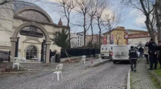 Olay yerinde toplanan kalabalık