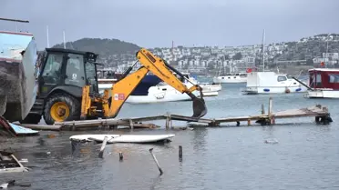 Bodrum’da Kaçak İskele ve Atıl Tekneler Temizleniyor: Çevre Düzenlemesi Hız Kesmeden Sürüyor