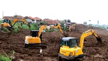 Batı Cava’da Heyelan Felaketi: 25 Kişi Hayatını Kaybetti