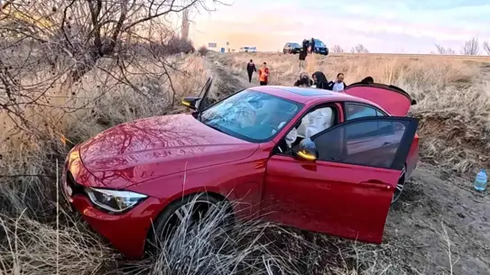 Aksaray‑Ankara Yolu'nda Kontrol Kaybı: Otomobil Şarampole Devrildi, 3 Yaralı