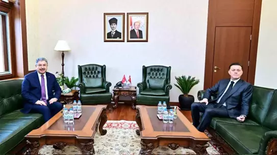 Hatipoğlu, Yeni Vali Yılmaz'ı Görüşmek İçin Ziyarete Gitti